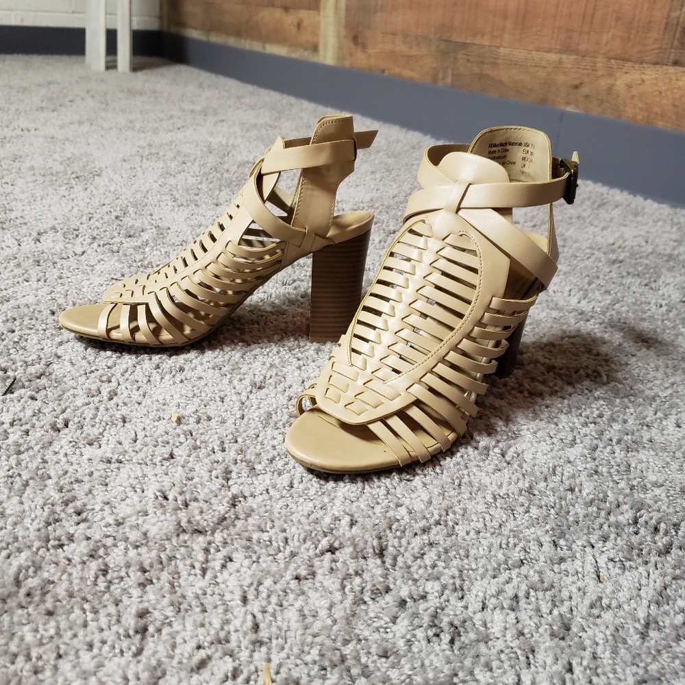 American Eagle heels